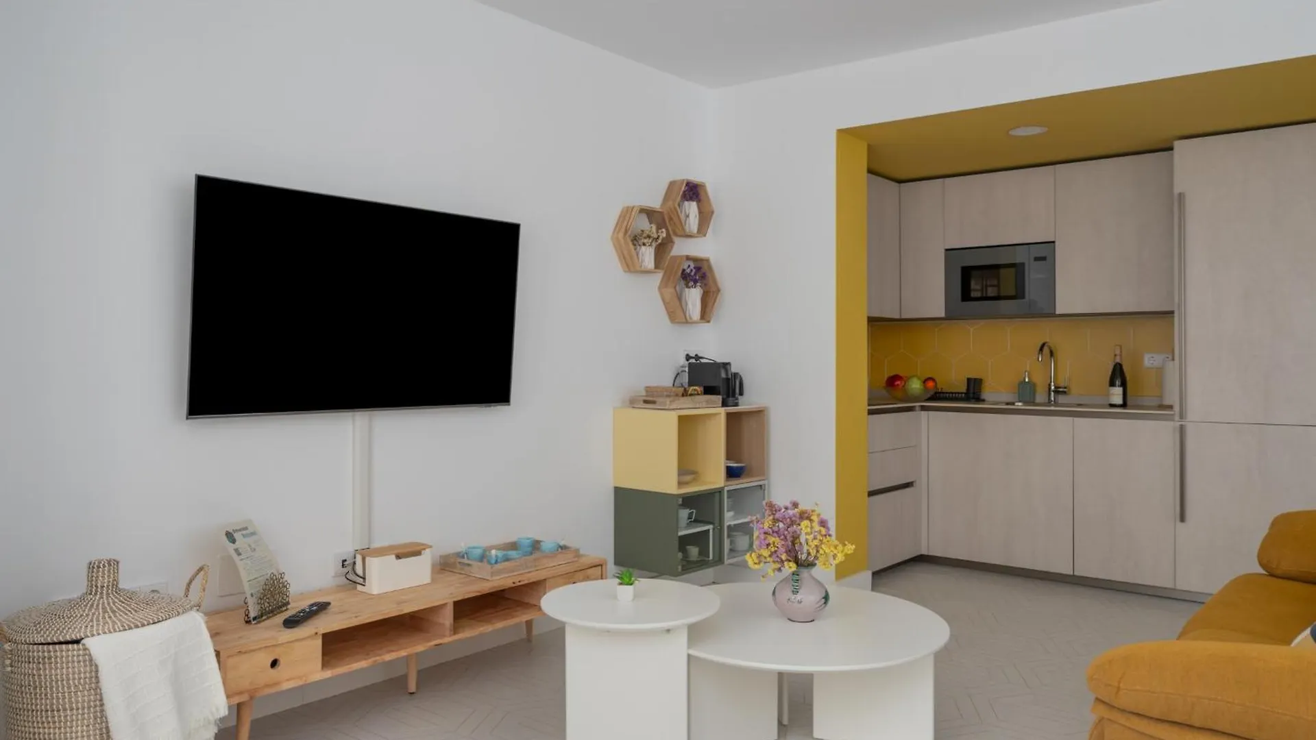 Terra By La Pita - Central Premium Apartment With Parking Estepona