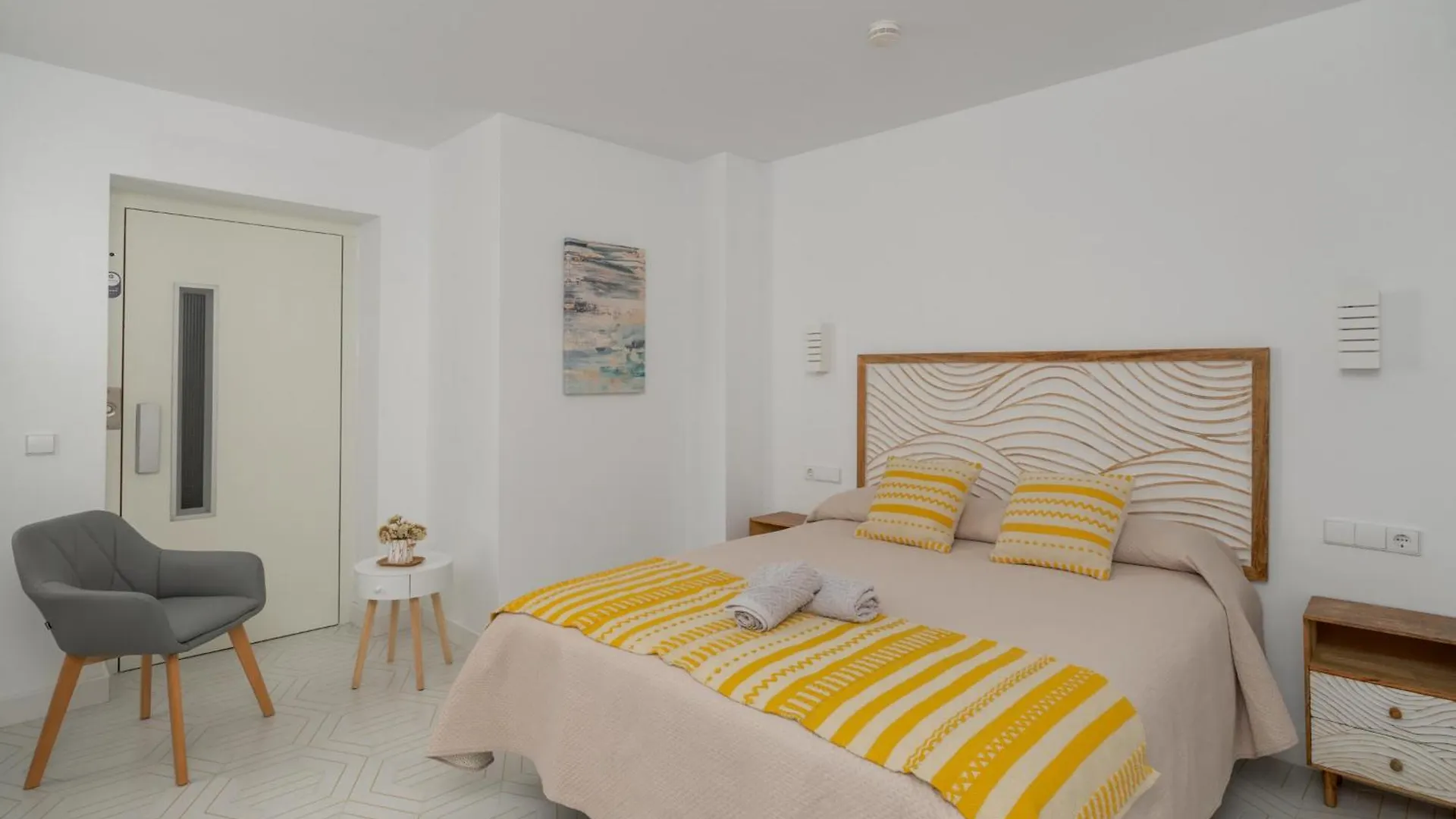Terra By La Pita - Central Premium Apartment With Parking Estepona Spain