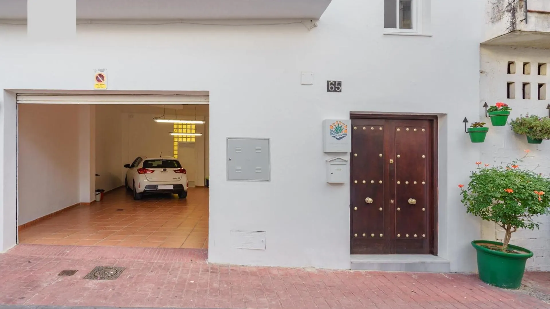 Terra By La Pita - Central Premium Apartment With Parking Estepona
